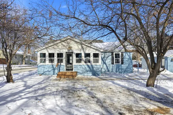 5118 Three Points Blvd, Mound, MN 55364