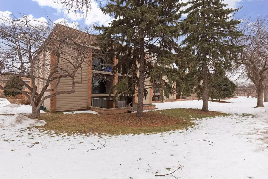 6423 Colony Way #1A, Edina, MN 55435 - Image #2