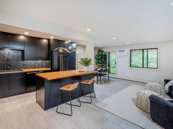 7401 W 101st Street #111, Bloomington, MN 55438