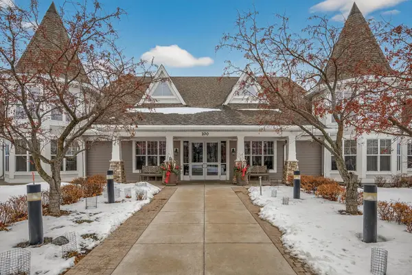 100 Clydesdale Trail #102, Medina, MN 55340