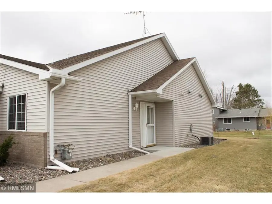 1120 3rd Avenue Ne, Milaca, MN 56353 - #3