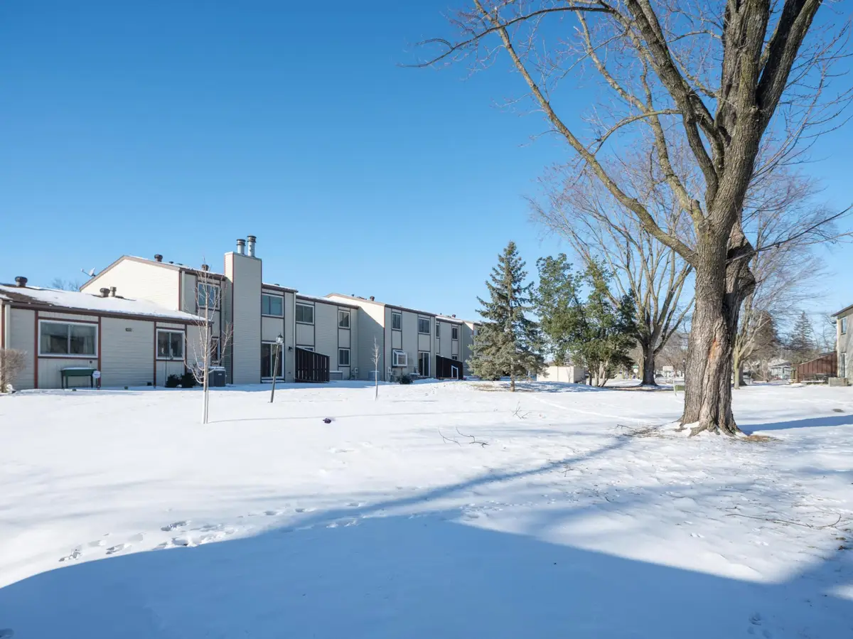 1604 Meadow Circle Se, Rochester, MN 55904 - Image #1