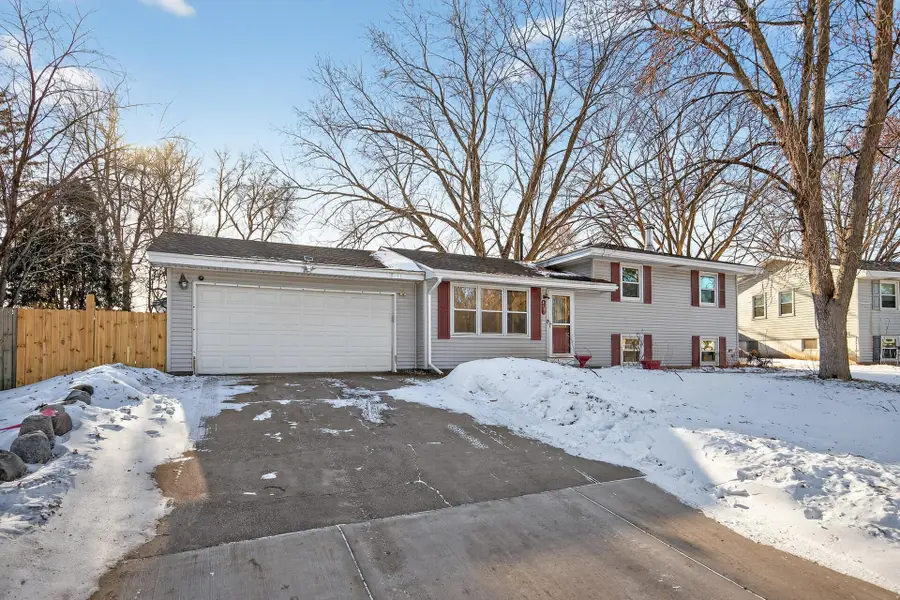 8601 Cherokee Drive N, Brooklyn Park, MN 55428 - Image #2