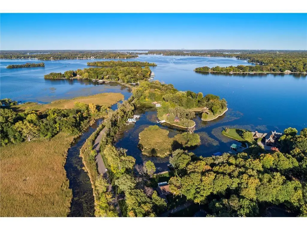 4720 Lagoon Drive, Shorewood, MN 55364 - #1