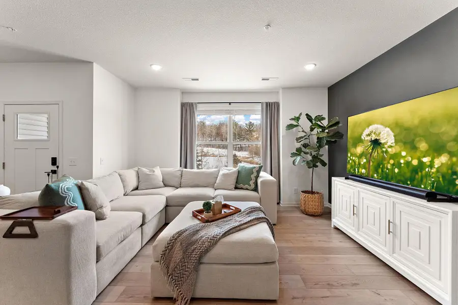 14436 Twin Lakes Circle, Burnsville, MN 55306 - Image #2