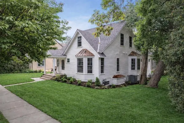 101 Center Street, Excelsior, MN 55331