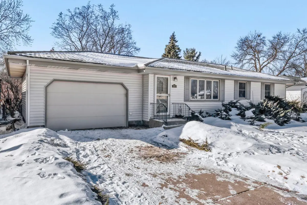 7872 Firwood Way Ne, Fridley, MN 55432 - #1