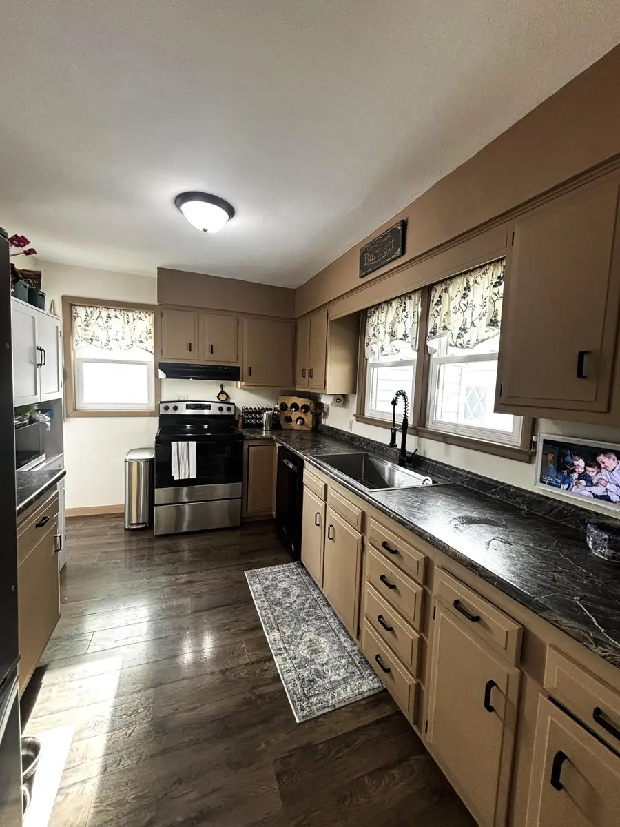 604 7th Avenue Sw, Pipestone, MN 56164 - Image #3