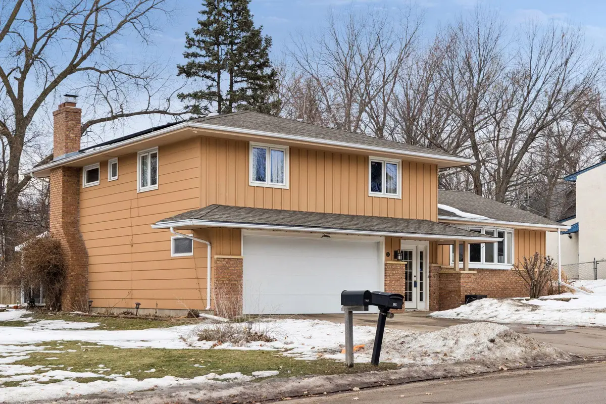 12 Imperial Drive W, West Saint Paul, MN 55118 - #1