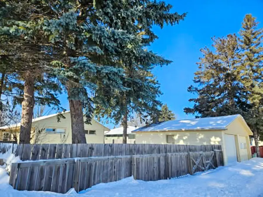 308 Maple Avenue S, Thief River Falls, MN 56701 - #3