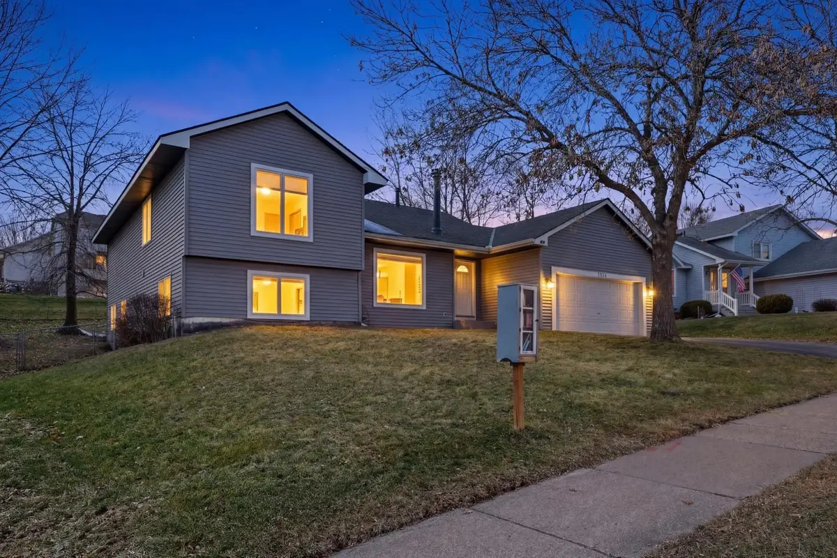 1574 Lake Susan Hills Drive, Chanhassen, MN 55317 - #1