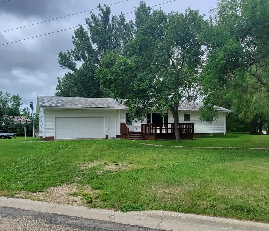 216 1st Street Se, Gwinner, ND 58040 - #3