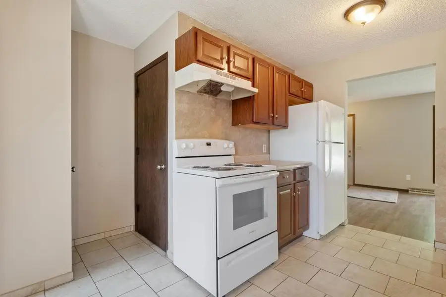 601 10th Avenue S, Hopkins, MN 55343 - Image #2