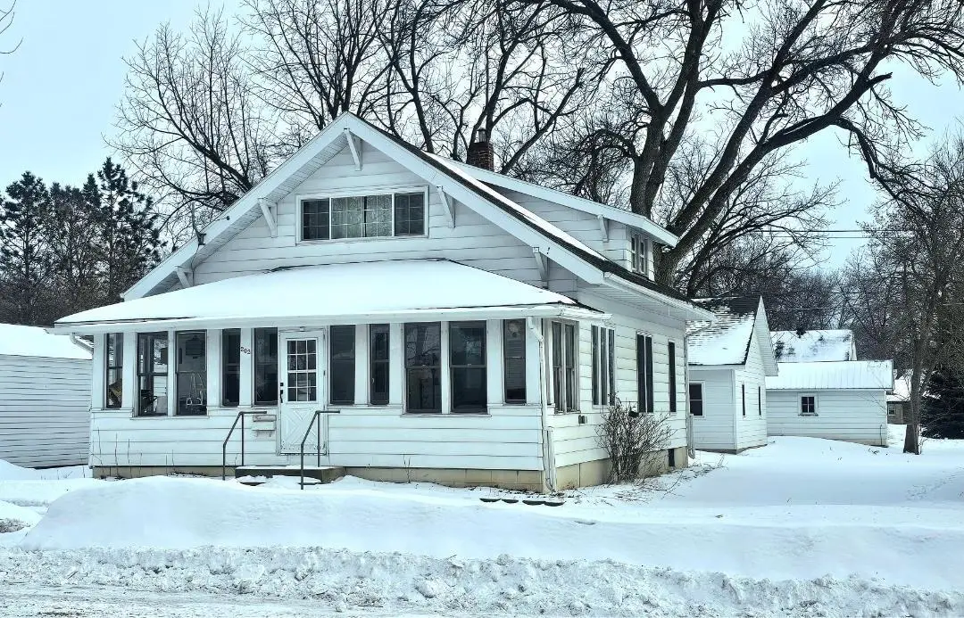 202 E 1st Street, Morris, MN 56267 - #1