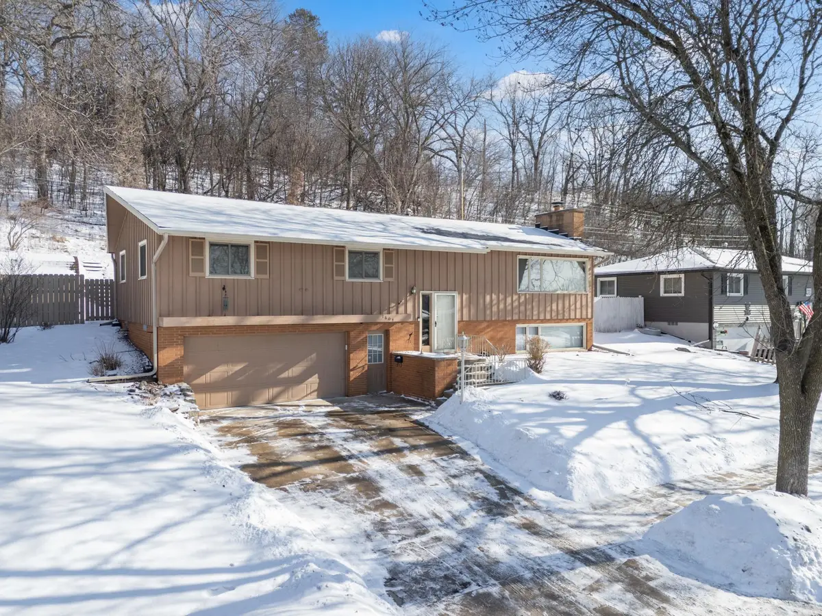 1604 11th Avenue Ne, Rochester, MN 55906 - #1