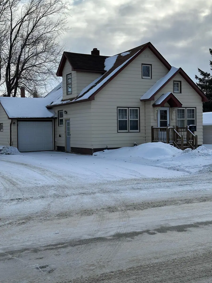 216 6th Street W, Thief River Falls, MN 56701 - #2