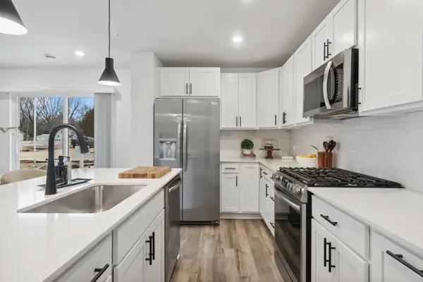 21602 Magnolia Way, Farmington, MN 55024