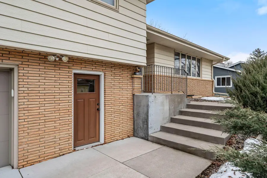 6704 Limerick Lane, Edina, MN 55439 - #3