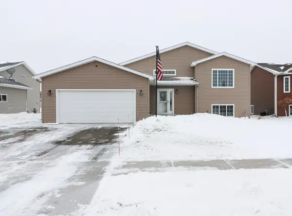 5217 47th Avenue S, Fargo, ND 58104