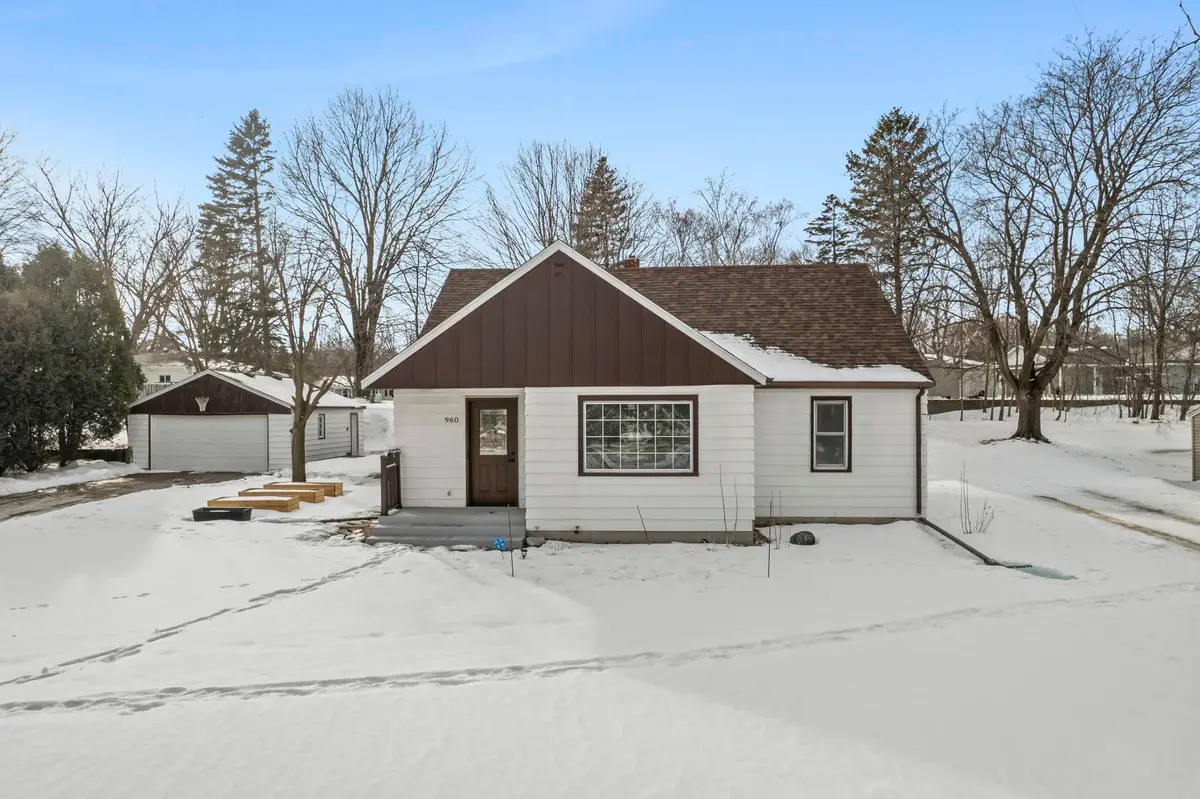 960 Jefferson Street Se, Hutchinson, MN 55350 - #1