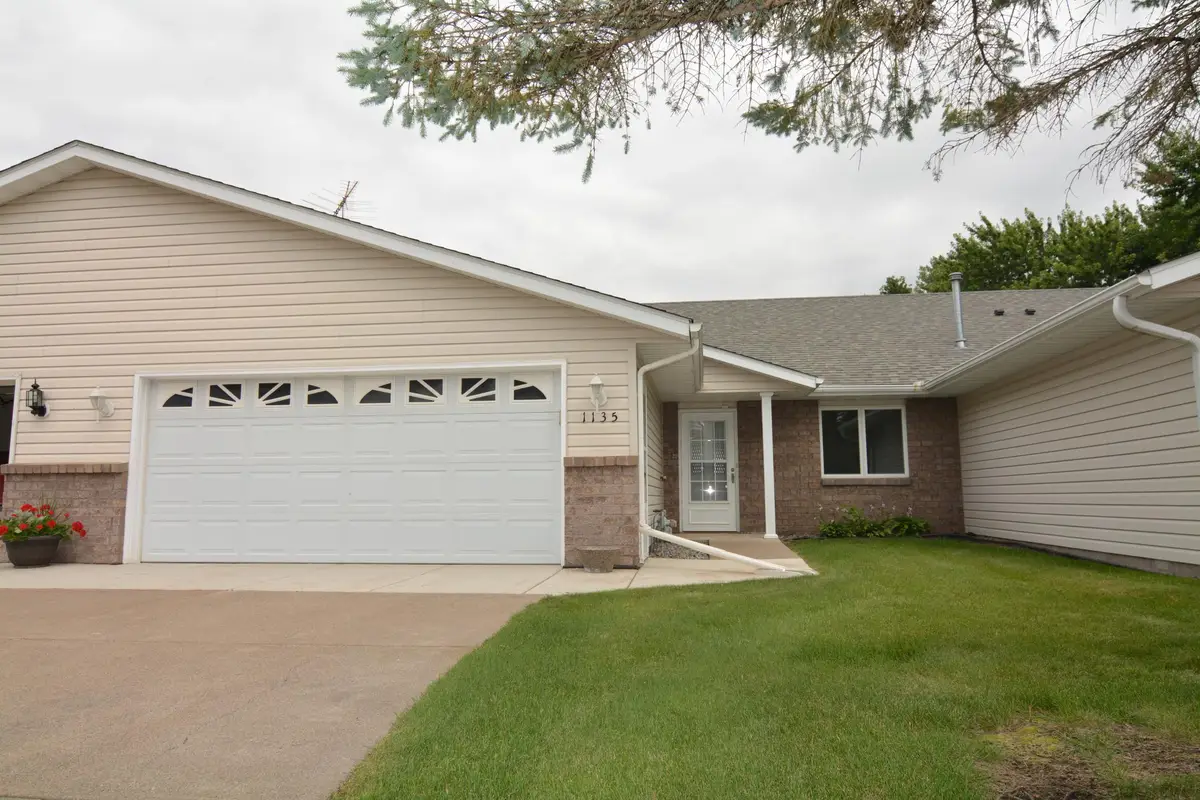 1135 4th Avenue Nw, Milaca, MN 56353 - #1