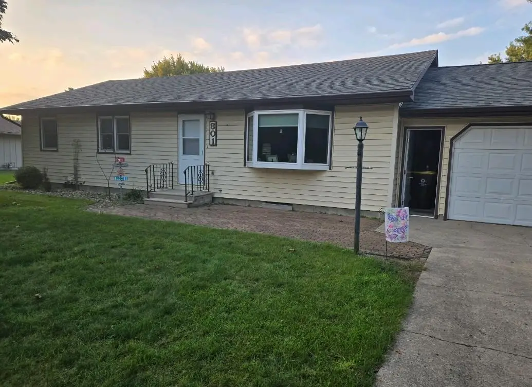 801 3rd Street Sw, Wells, MN 56097 - #1