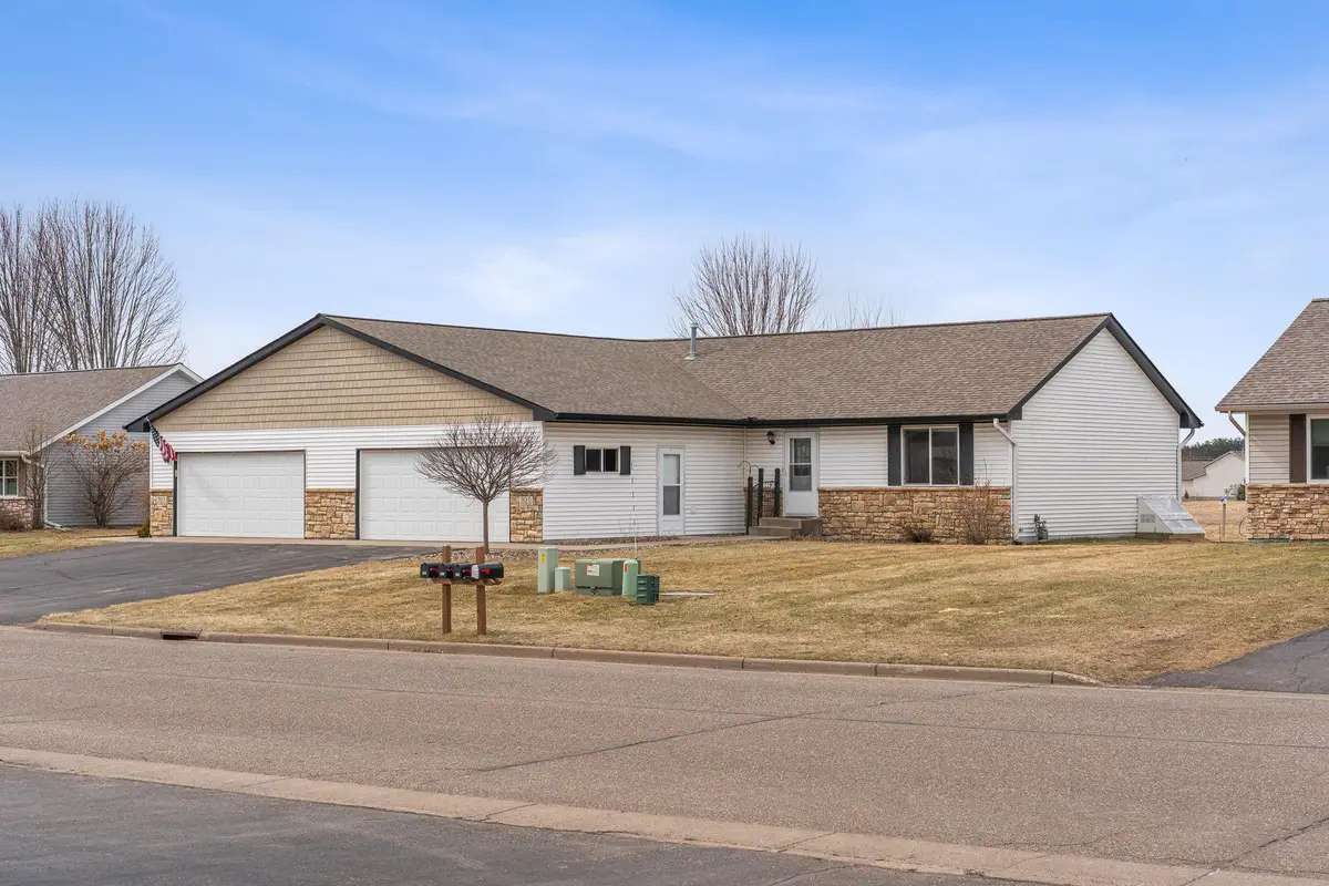 905 W Ridge Court, New Richmond, WI 54017 - #1