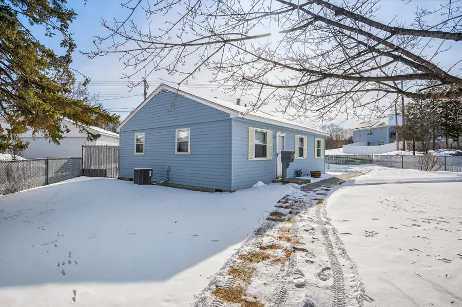 7023 52nd Avenue N, Crystal, MN 55428 - Image #3