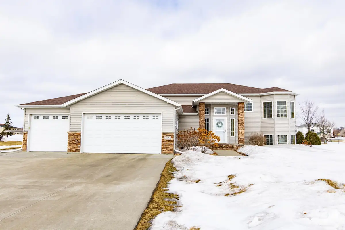 528 Prescott Lane, West Fargo, ND 58078 - #1