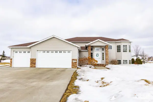 528 Prescott Lane, West Fargo, ND 58078