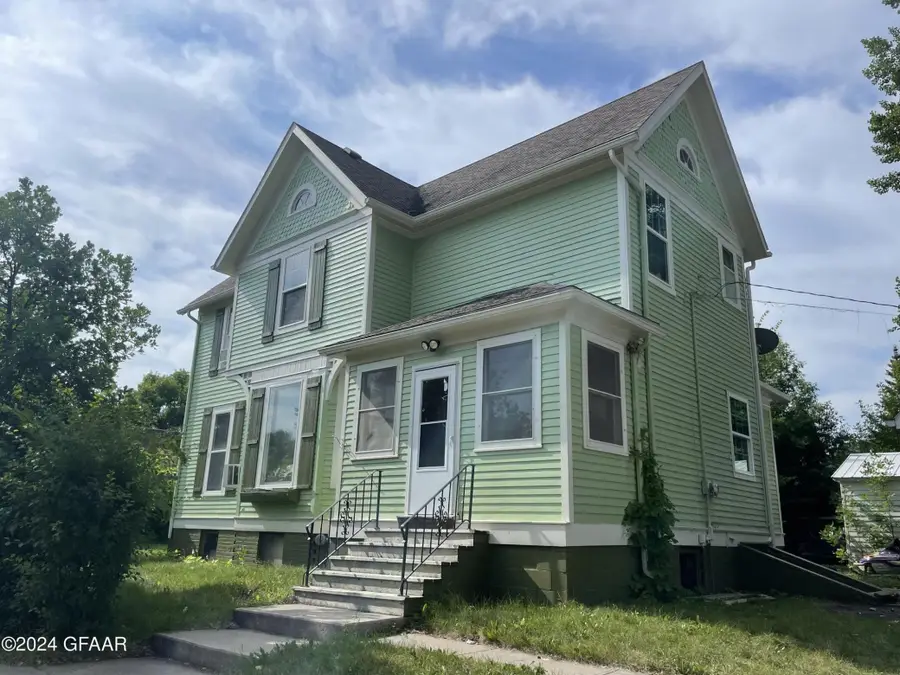 428 S Ash Street, Crookston, MN 56716 - #2