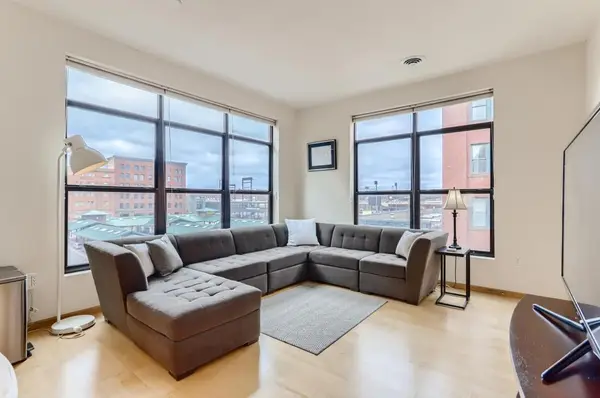 270 4th Street #402, Saint Paul, MN 55101