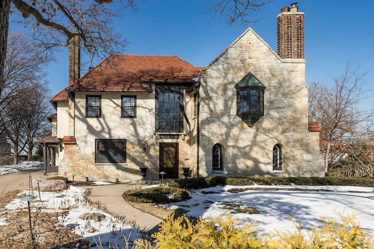 1014 Mount Curve Avenue, Minneapolis, MN 55403 - #1
