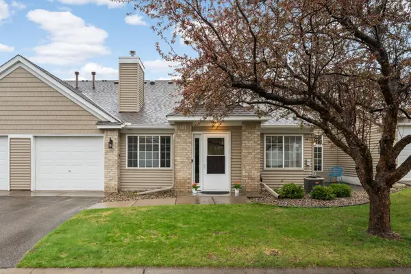 557 Mission Hills Drive, Chanhassen, MN 55317