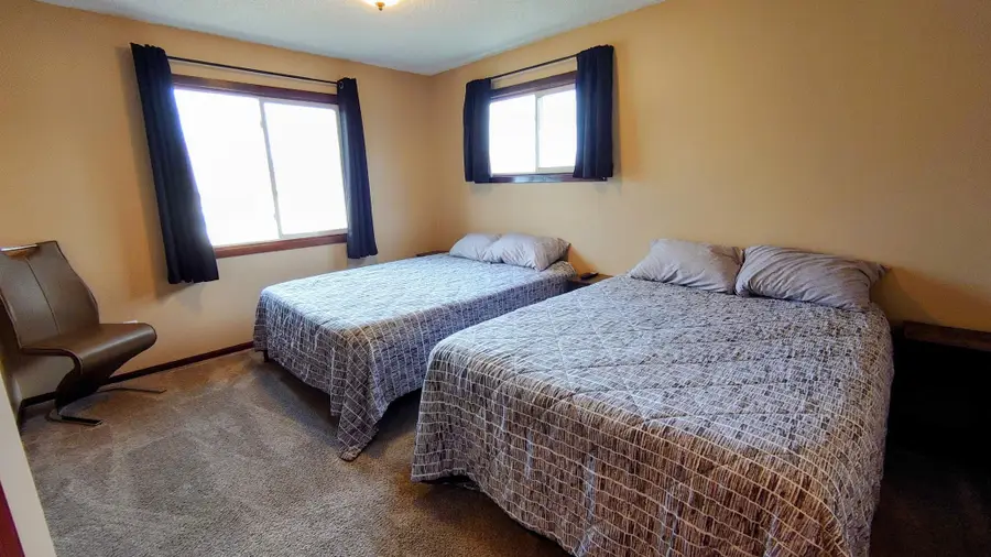 4584 Cinnamon Ridge Trail, Eagan, MN 55122 - Image #3