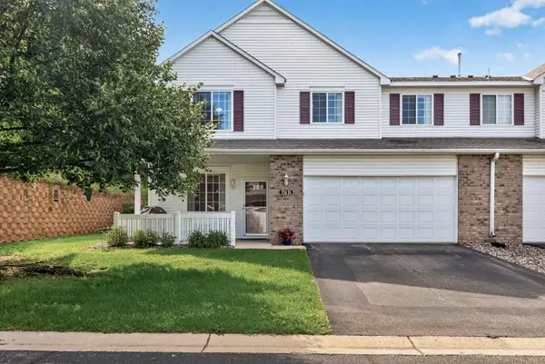 751 Maple Hills Drive #B, Maplewood, MN 55117