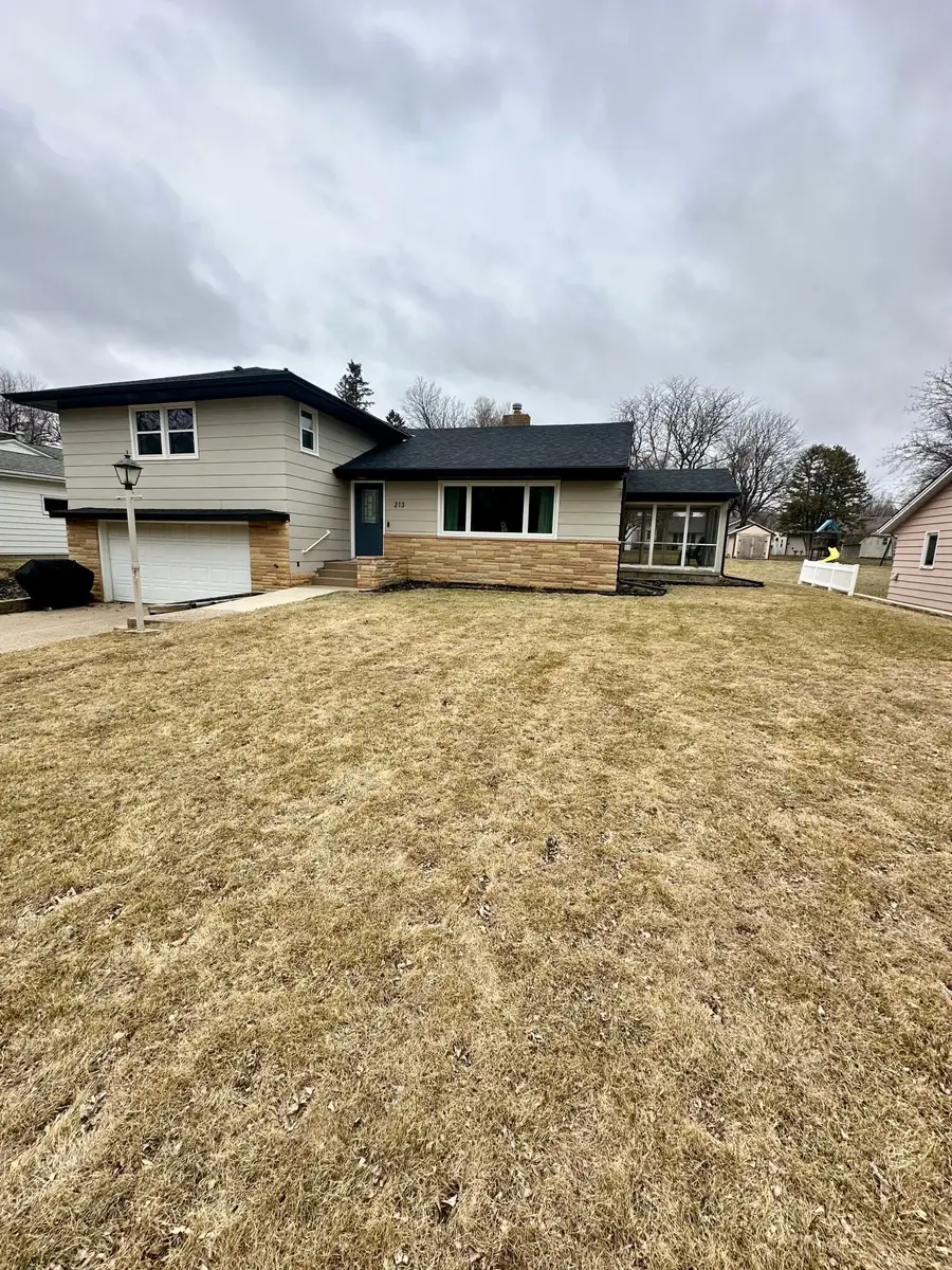 213 E Hollett Street, Tracy, MN 56175 - #2