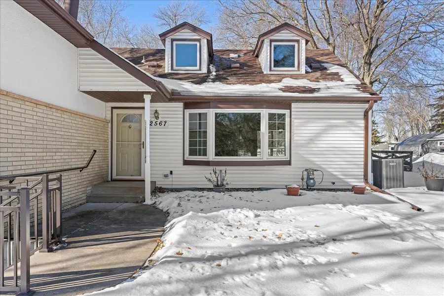 2567 Clarence Street, Maplewood, MN 55109 - #2