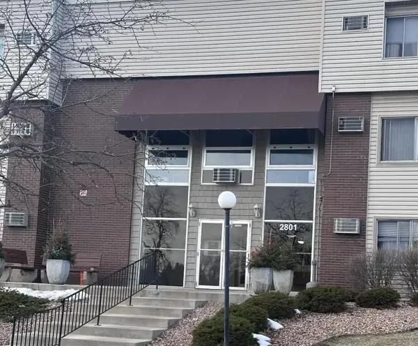 2801 Flag Avenue N #102, New Hope, MN 55427