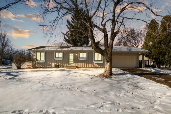 196 Cottonwood Court, Stillwater, MN 55082