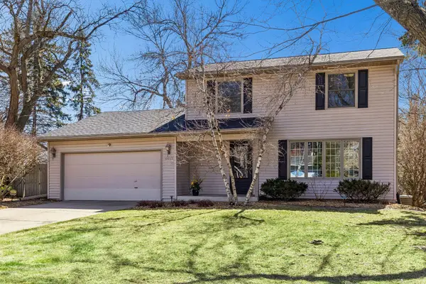 10027 Chowen Avenue S, Bloomington, MN 55431