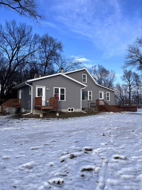 21510 430th Avenue, Morris, MN 56267