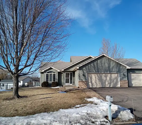 920 Sunrise Lane, Belle Plaine, MN 56011