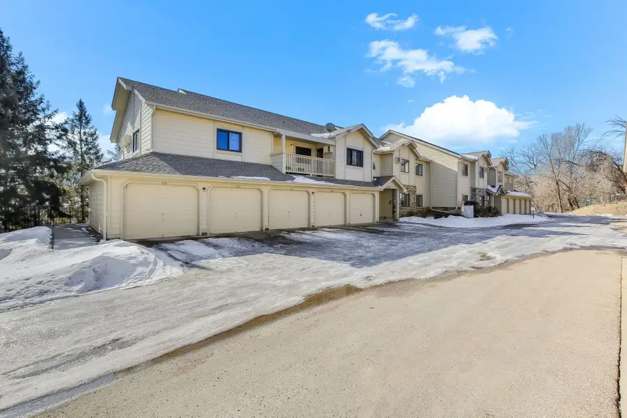 1581 Wheelock Lane #101, Saint Paul, MN 55117 - #3