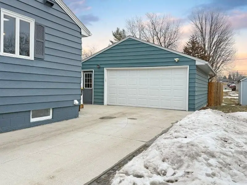 901 Redwood Drive, Fairmont, MN 56031 - #2