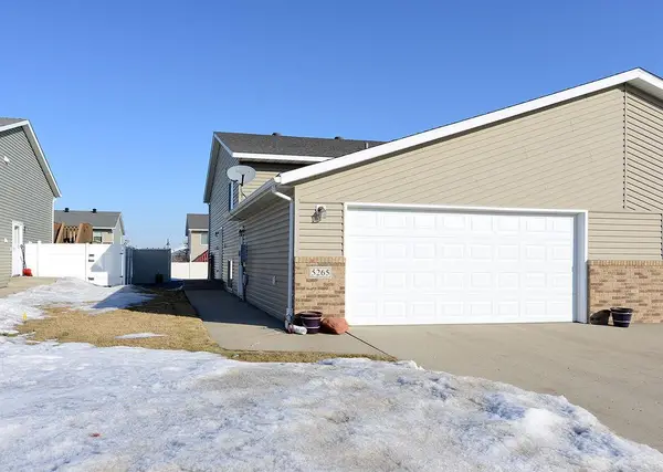 5265 50th Avenue S, Fargo, ND 58104