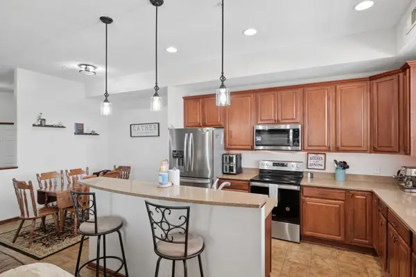 1846 Plymouth Lane #101, Chanhassen, MN 55317