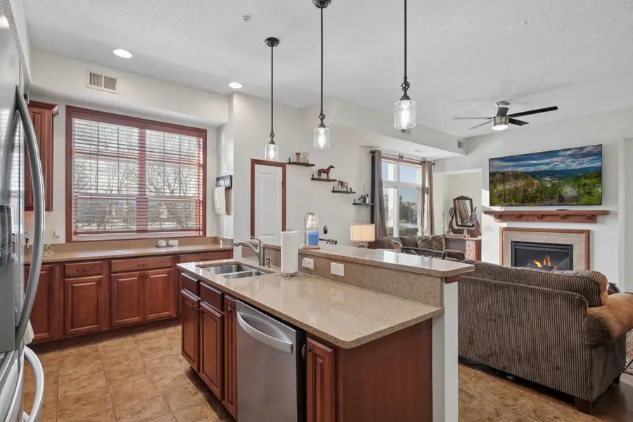 1846 Plymouth Lane #101, Chanhassen, MN 55317 - #3