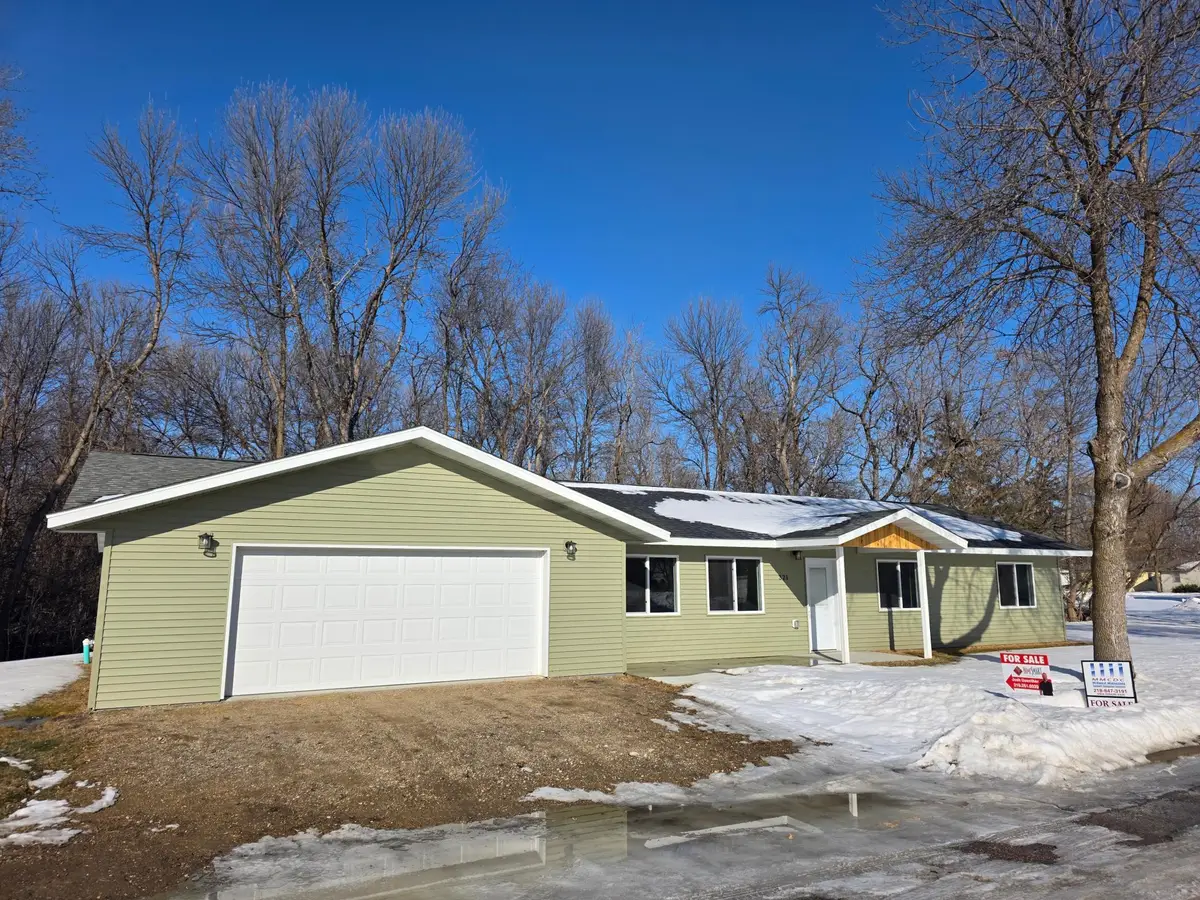 321 W Garfield Avenue, Mahnomen, MN 56557 - #1