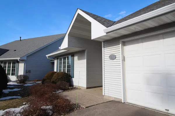 1511 Waters Edge Circle, Northfield, MN 55057